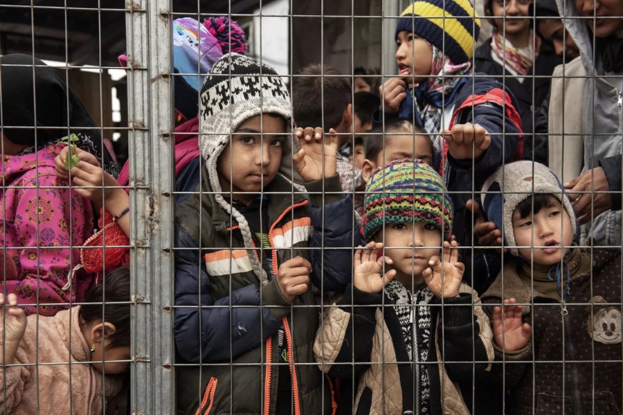 Refugee children in an article about the provision of financial assistance to asylum seekers.