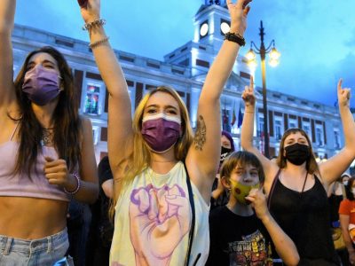 στιγμιότυπο από φεμινιστική διαμαρτυρία