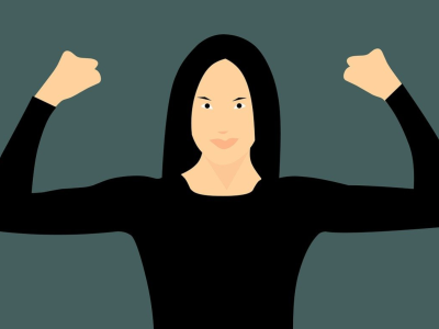 γραφιστικό σχέδιο που απεικονίζει μια γυναίκα με μαύρα μαλλιά και σφιγμένες τις γροθιές